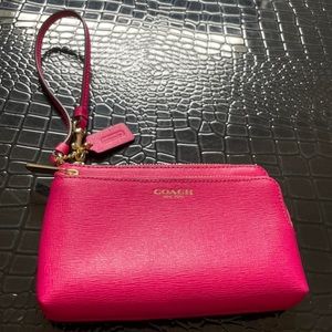 pink coach wristlet